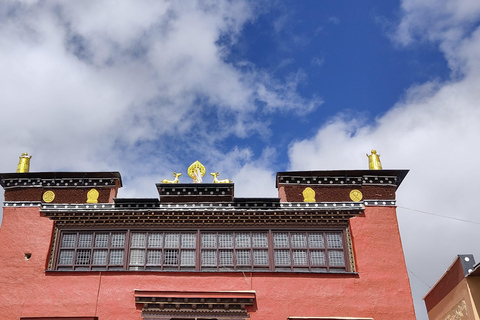 Kathmandu: 10-Day Upper Mustang Jeep Tour with Meals