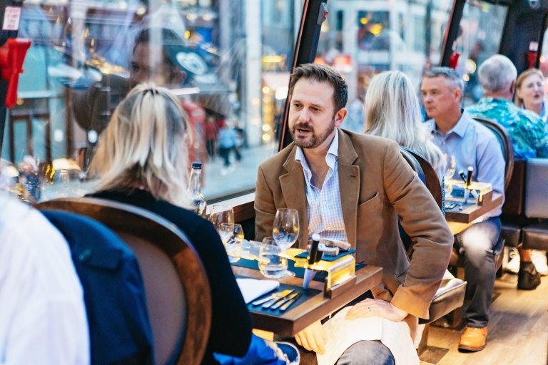 Londres: dîner de luxe en bus à 6 platsDîner de luxe à 6 plats avec accord mets et vins