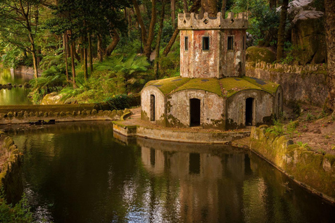 Sintra: Private Tour with Guided Pena Palace Experience