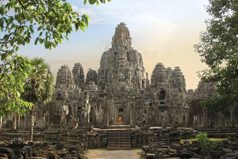 Siem Reap: Private Angkor Wat Tuk-Tuk Tour in Spanish Angkor Wat Sunset & Small Circuit (Spanish-Speaking Guide)