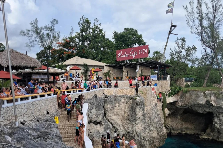 Negril: 7 Mile Beach, Shopping, &amp; Dinner at Ivan&#039;s Tour