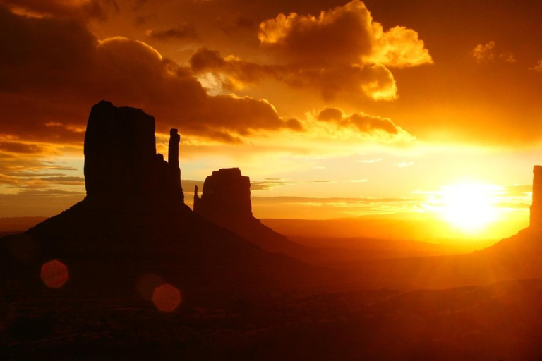 Monument Valley: Sunrise or Sunset Tour with Navajo Guide Monument Valley: Sunset Tour with Navajo Guide