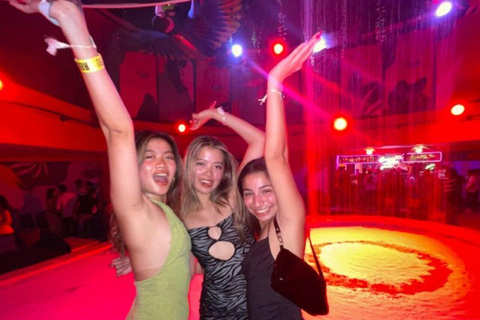 كانكون: ليلة واحدة في أسطح حصرية ونوادي المكسيككانكون: ليلة واحدة في أسطح ونوادي حصرية في المكسيك