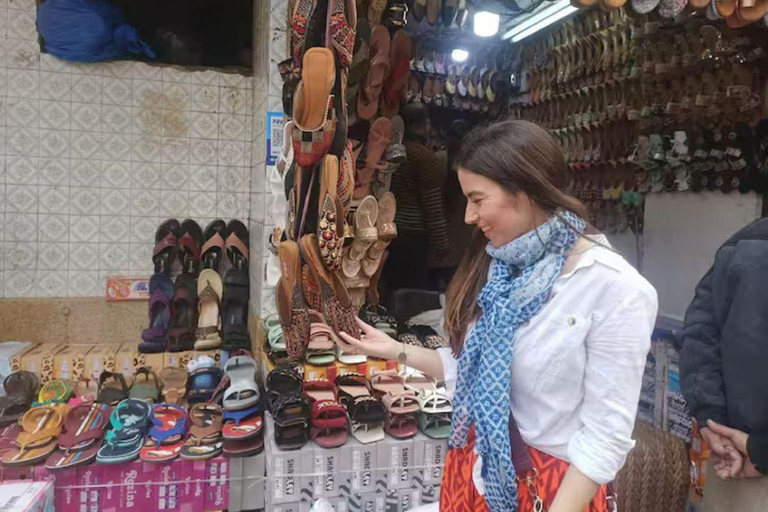 德里：女性导游陪同的旧德里豪华之旅与嘟嘟车体验德里：老德里奢华之旅（女导游陪同，嘟嘟车接送）