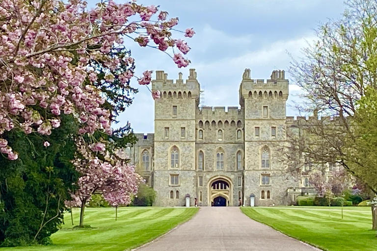 From London: Stonehenge and Windsor Castle Guided Day Trip Stonehenge & Windsor Entry