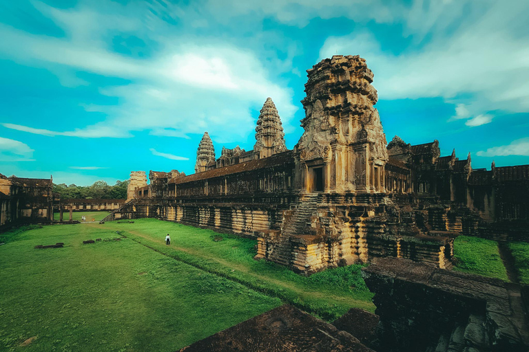 Angkor Wat - 2 dias: pequeno, grande circuito e templo de arenito rosaMesma opção, melhor preço para até 9 pessoas