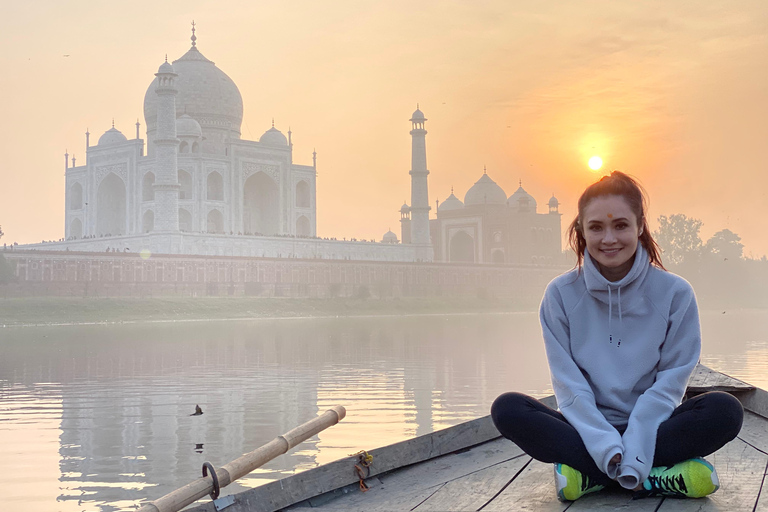 Depuis Delhi : visite du Taj Mahal et du fort d'Agra en voiture tout comprisExcursion d'une journée au Taj Mahal et au Fort d'Agra depuis Delhi (tout compris)