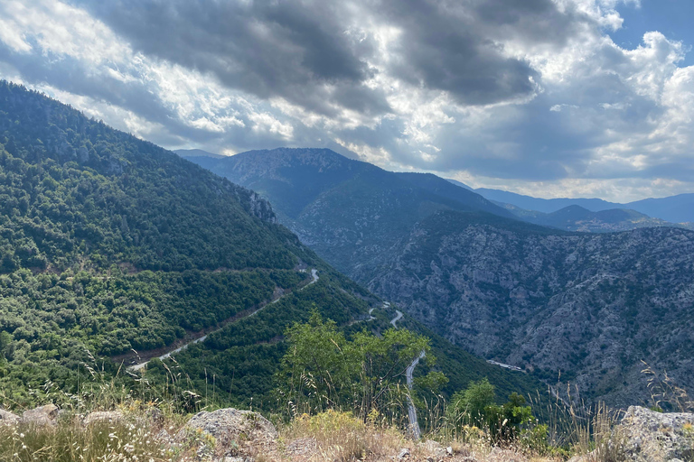 La Cresta de Parnon: caminos antiguos, naturaleza y pueblos locales