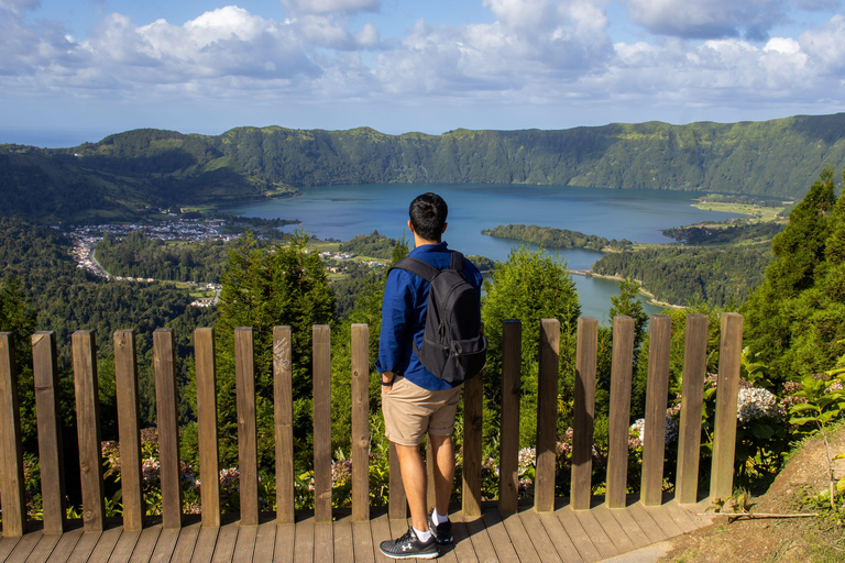 Tour di mezza giornata di Sete Cidades, Mosteiros e Ferraria