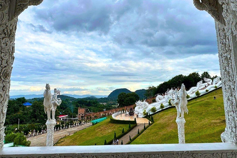 Chiang Mai: Templi del Buddha bianco, blu e grande a Chiang Rai