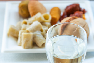 Rome: River Boat Tour with Aperitif