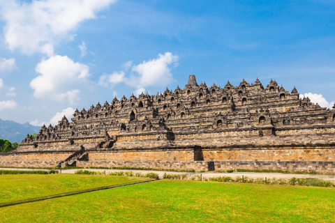 Yogyakarta ; Borobudur,Mendut & Prambanan Temple