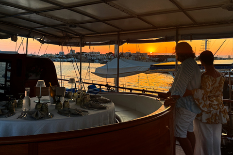 Lampedusa: Sunset Gulet Trip with Aperitif Dinner and Dolphin Watching