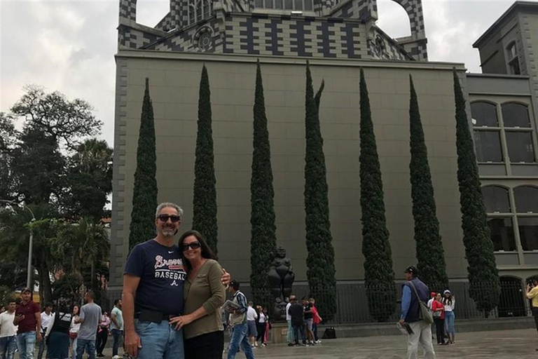 Medellín: Metro and Metro Cable Tour