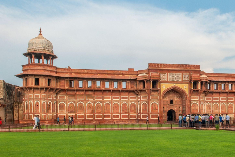 Au départ de Delhi Taj Mahal et Agra visite d'une jounée tout comprisVoiture Ac avec chauffeur + guide + billets d'entrée seulement