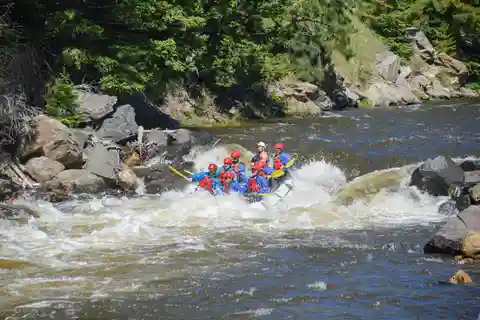 Clear Creek Intermediate 2h 30m Rafting Trip