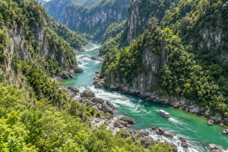 Chongqing: Yunyang Longgang Tickets & Adventure Rides Yunyang Longgang: Admission + Sightseeing Shuttle