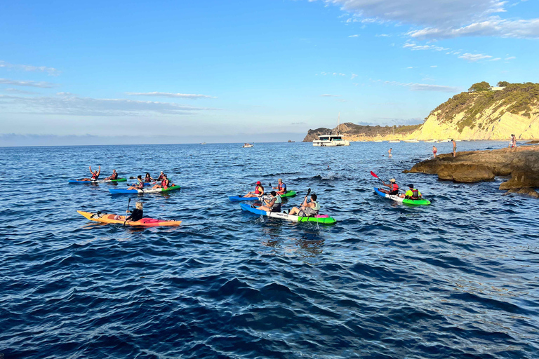 Kayak Granadella Excursión Guiada en Cuevas y Cala en Caló