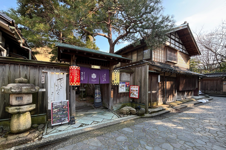 Kanazawa: Castle & Samurai History Walking Tour