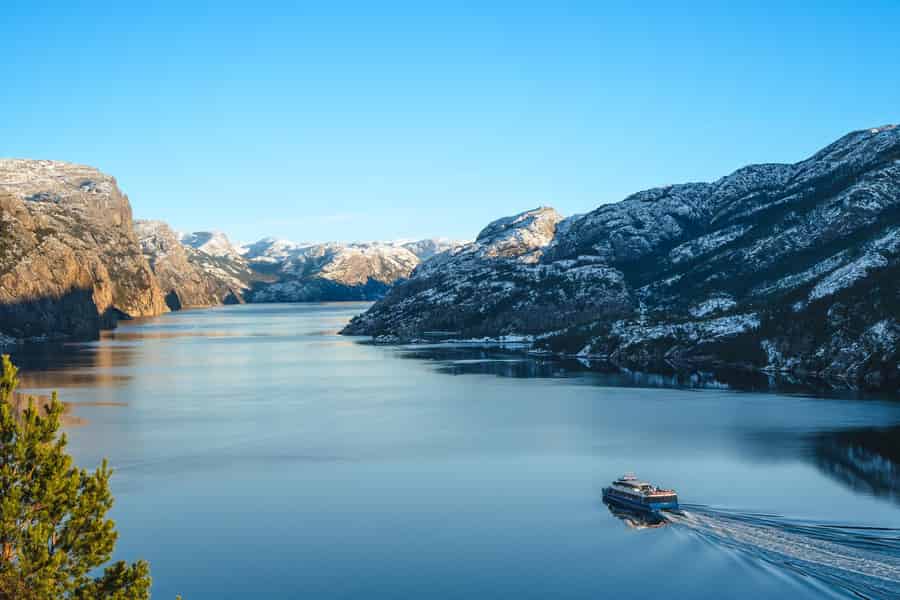 Stavanger: Elektrische Fjord-Bootsfahrt zum Lysefjord & Preikestolen. Foto: GetYourGuide Stavanger: Elektrische Fjord-Bootsfahrt zum Lysefjord & Preikestolen. Foto: GetYourGuide