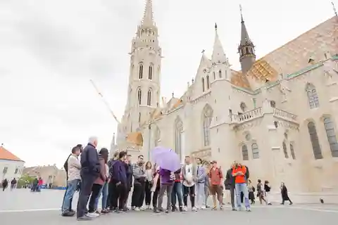 Tour a pie por el Castillo de Buda: Bastión de los Pescadores - Palacio Real