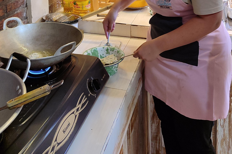 Yogyakarta: clase de cocina con visita al mercado y servicio de recogida del hotelClase de cocina con servicio de recogida del hotel