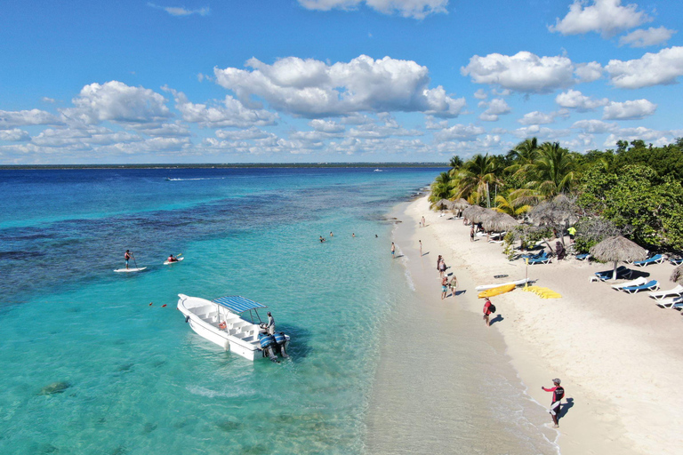 Punta Cana: Catalina Island Day Trip with Snorkeling