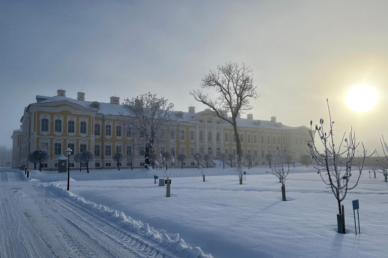 Au départ de Riga : excursion à la colline des croix, au palais de Rundale et à Bauska