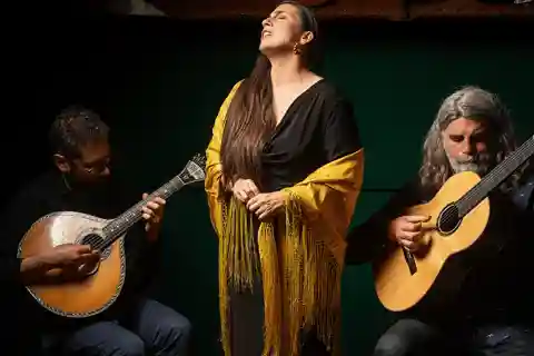 Porto: O autêntico concerto de fado com vinho do Porto