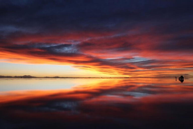 Uyuni Salt Flat: Starry night tour:1 day