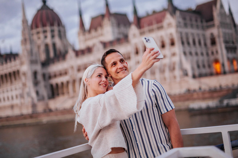 Budapeszt: rejs Lotus z nieograniczoną ilością Aperolu i ProseccoBudapeszt: Rejs statkiem Lotus z nieograniczoną ilością aperolu i prosecco