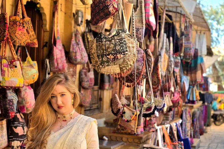 Jaipur Shopping Experience with Female Shopping Expert Shopping Tour: with Car + Guide