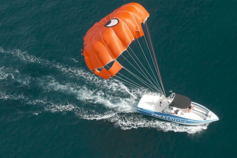 Corfù: avventura in parapendio vicino alla città di CorfùDassia: Avventura in parapendio vicino alla città di Corfù