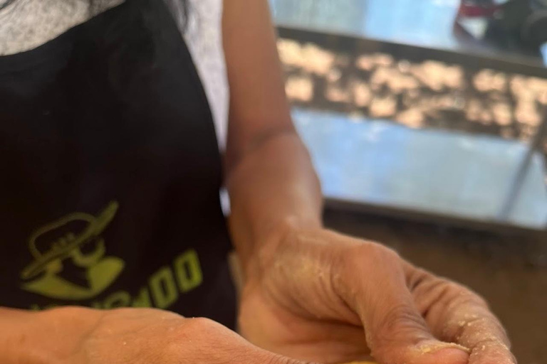 Corn, Cheese, and Mono en Bijao Experience in Boquete