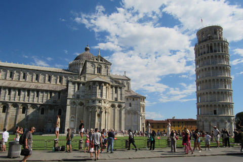 Ontdek de kathedraal, het baptisterium en de scheve toren van Pisa