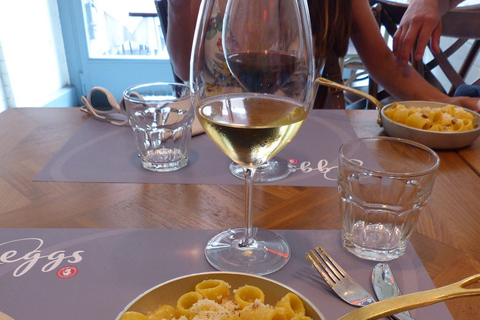 Roma Trastevere: Un tour gastronomico con pasto completo con un abitante del luogoRoma Trastevere: Un tour gastronomico completo con un abitante del luogo