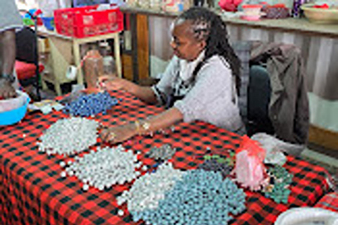 Nairobi: Kazuri Beads Factory Tour With Round-trip Transfer Nairobi: Guided Kazuri Beads Factory & Giraffes Centre Tour.