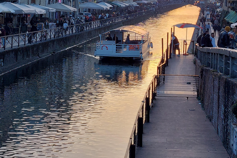 Mediolan: Wycieczka łodzią po kanale Navigli z aperitivoMediolan: Rejs wycieczkowy po kanale Navigli z aperitivo