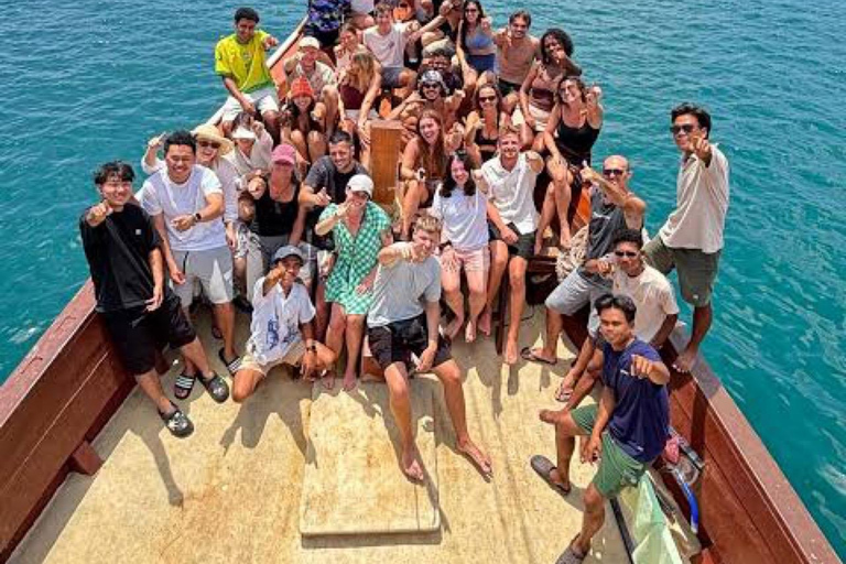 Lombok: 4-Day Komodo National Park Liveaboard Adventure Private cabin