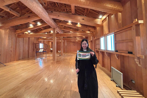 Discover Kanazawa: Market, Castle & Garden walk with a Local