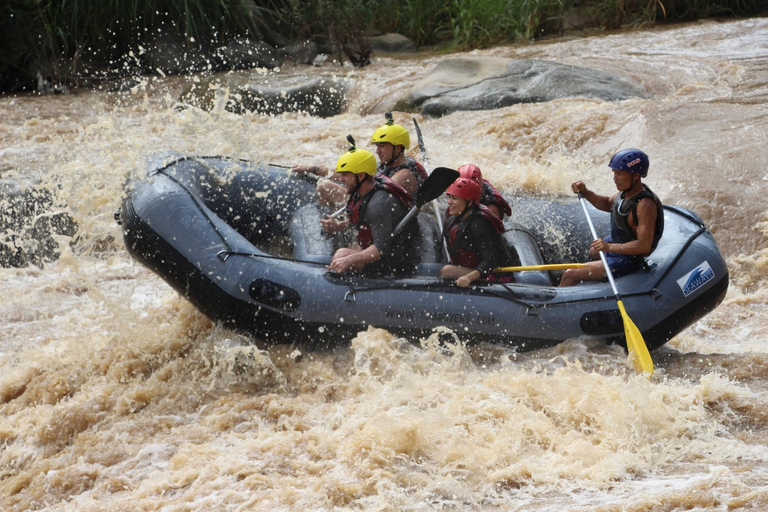 Chiang Mai Rafting im Mae Taeng Fluss mit Thai Buffet