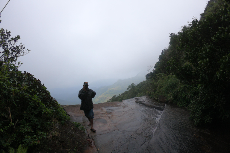 Kandy: Waterfalls and Local Village Day Tour with Lunch