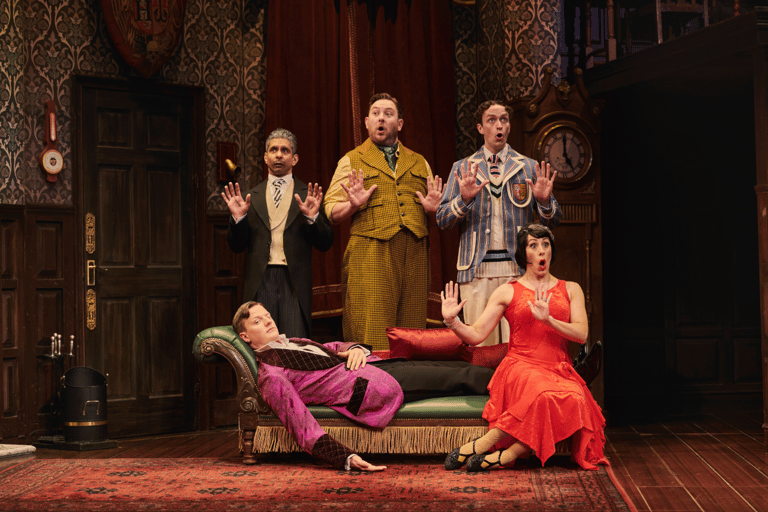 London's West End: Ticket to The Play That Goes Wrong Best Available Stalls - Peak