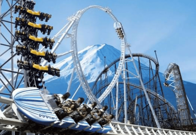 From Tokyo: Fuji-Q Highland Park Tour With English Driver