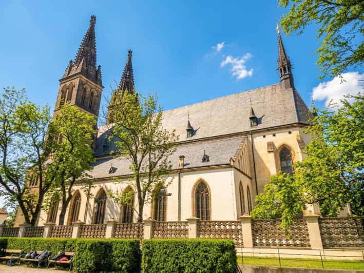 Praga: Audioguida di Vyšehrad con biglietto per la Basilica opzionale
