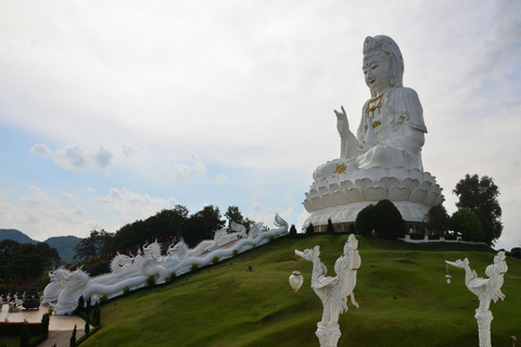 From Chiang Mai: Chiang Rai's Temples and Golden Triangle White Temple, Blue Temple, Wat Phra Keaw and Golden Triangle