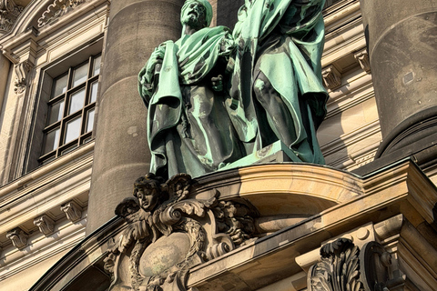 Berlin Night Walking Tour - Iconic Illuminated Landmarks Private Berlin Sunset Walking Tour - Iconic Landmarks