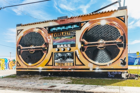Miami : quartier des artistes de Wynwood en voiturette