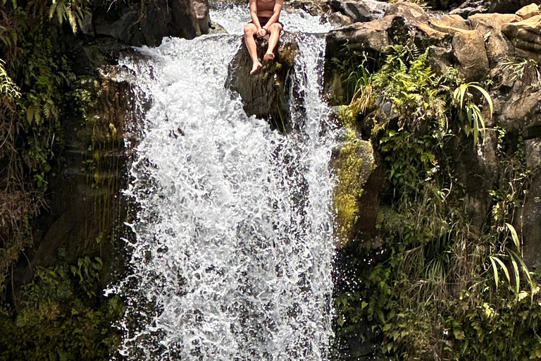 Maui: Full-Day Hana Tour with Snacks and Drinks