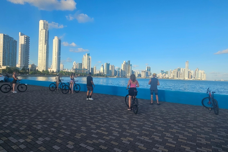 Bike tour in Panama City and Old City with locals (Copy of) Bike tour in Panama City and Old Quarter with local guided